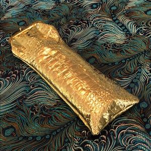 Vintage Women’s Metallic Flask Purse